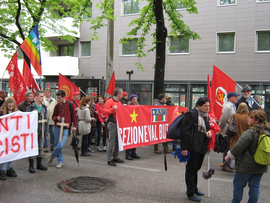 gal/23_maggio_2015_Manifestazione_Antifascista_Gorizia/p-IMG_3374.JPG