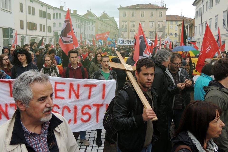 gal/23_maggio_2015_Manifestazione_Antifascista_Gorizia/p-IMG_fb1.JPG