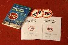 thumbnail.php?thumbnail=gal/27_novembre_2015-Il_caso_TTIP/P-IMG_2766.JPG.jpg