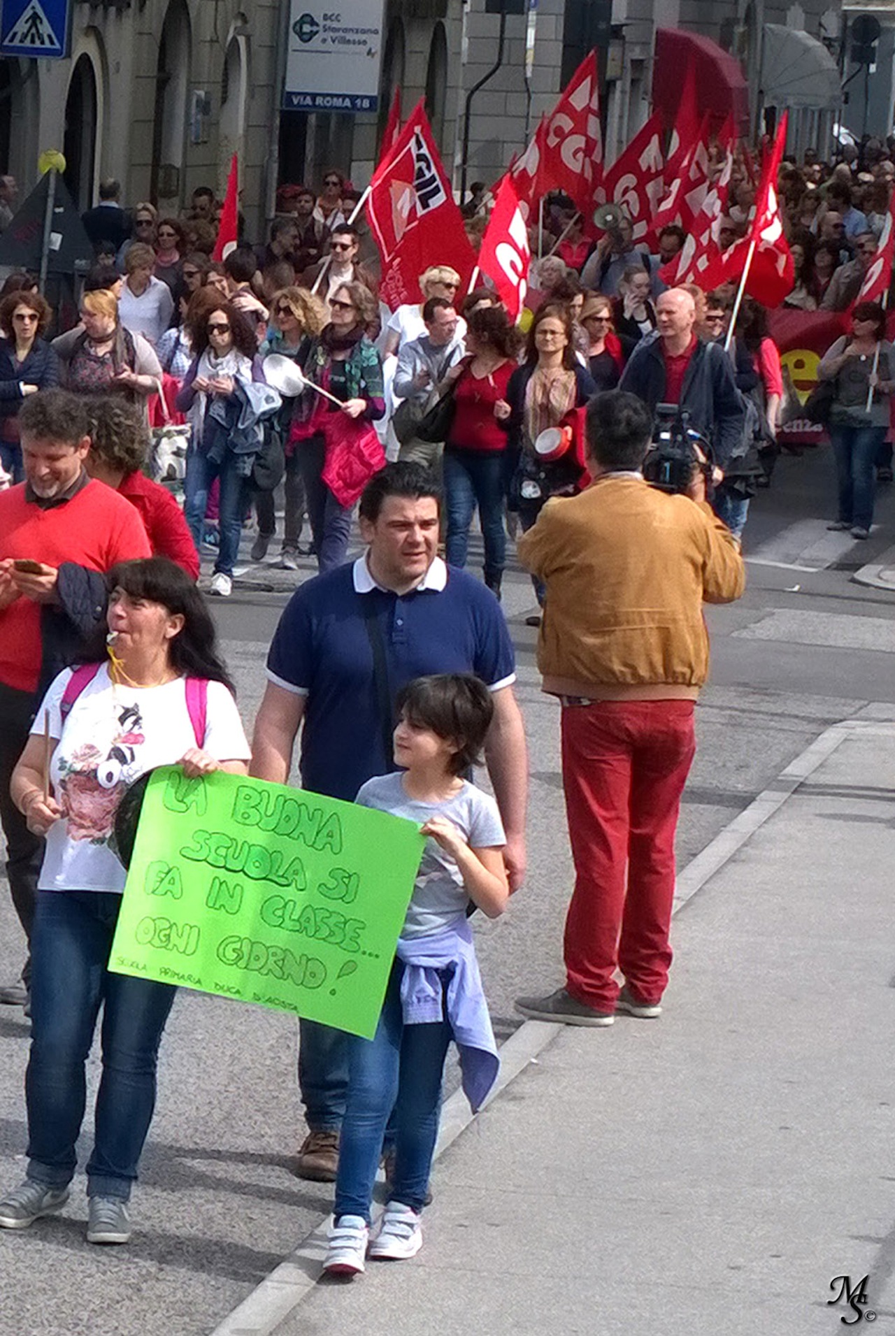 gal/Sciopero_generale_5_maggio/WP_20150505_10_40_13_Pro_bis.jpg