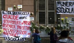 thumbnail.php?thumbnail=gal/Sciopero_generale_5_maggio/WP_20150505_08_37_44_Pro__highres.jpg