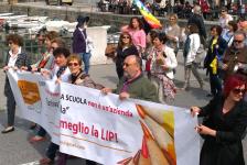 thumbnail.php?thumbnail=gal/Sciopero_generale_5_maggio/WP_20150505_10_37_32_Pro.jpg