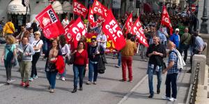 thumbnail.php?thumbnail=gal/Sciopero_generale_5_maggio/WP_20150505_10_40_41_Pro_bis.jpg