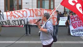 thumbnail.php?thumbnail=gal/Sciopero_generale_5_maggio/WP_20150505_11_06_38_Pro.jpg