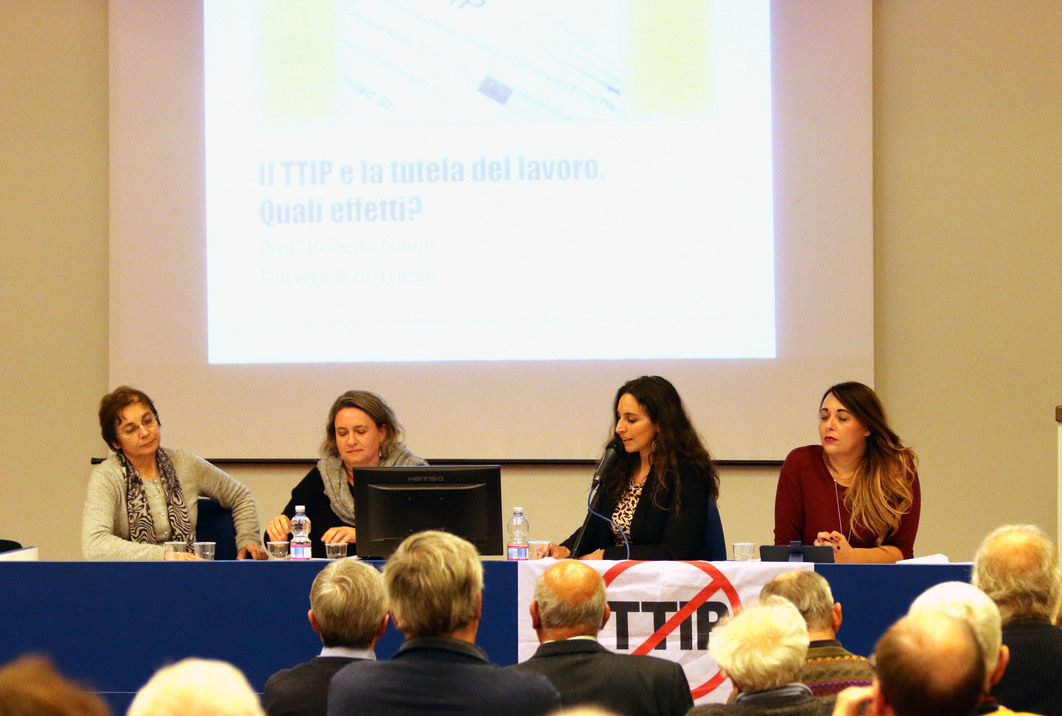 gal/27_novembre_2015-Il_caso_TTIP/A-IMG_2722.JPG.jpg