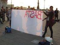 thumbnail.php?thumbnail=gal/21_aprile_2015-Basta_stragi/P-IMG_1052.JPG